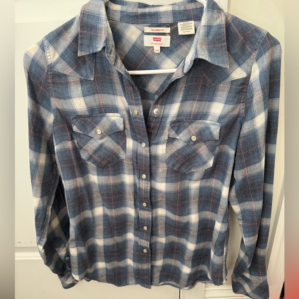 Levi shirt